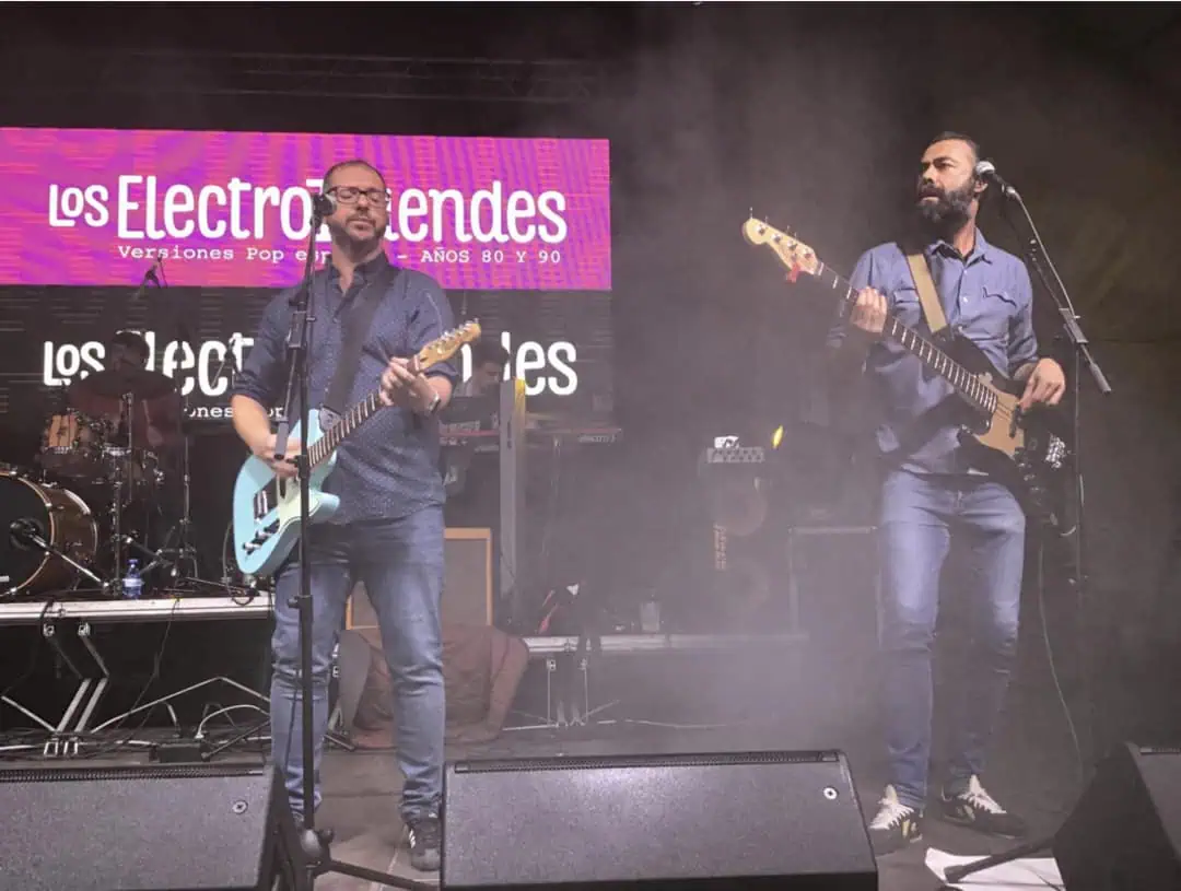 actuacion de los electroduendes en el marketing party sunset edition