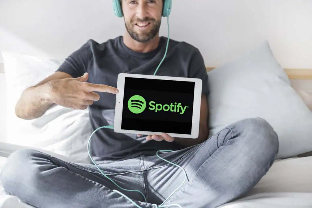 usuario de spotify escuchando musica